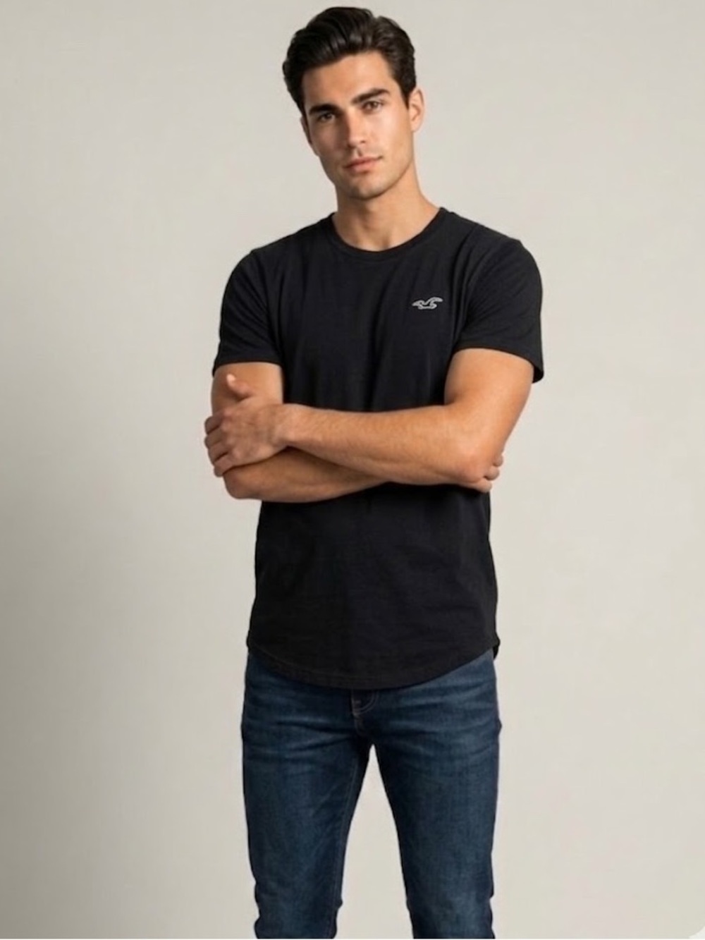 Hollister Must-Have Collection Curved Hem Tee Black | Size Medium